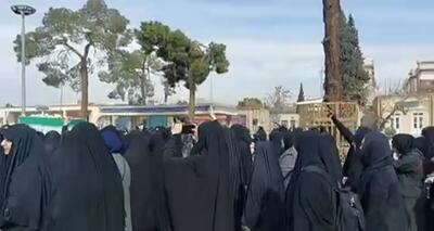  تشییع پیکر زینب صاحبی ۲ ساله در شهر ری + ویدئو