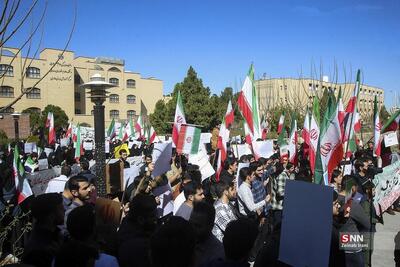  تجمع کادر درمان مقابل بیمارستان گاندی در محکومیت حملات آمریکایی- صهیونیستی + فیلم