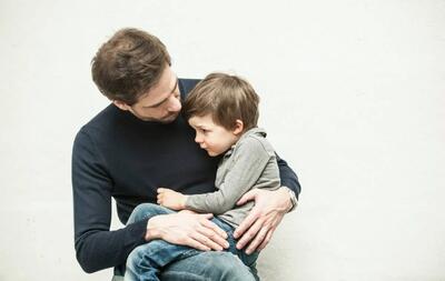  برای سلامت روان خود و فرزندانمان، یک «رژیم خبری» داشته باشیم