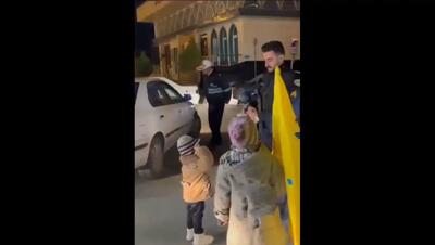  سلام نظامی بچه‌های خردسال به مدافعان امنیت