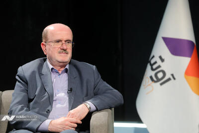  پزشکیان همه وجودش را برای دفاع از ایران گذاشته است/ در شرایط جنگی ضروری است وحدت سخن داشته باشیم