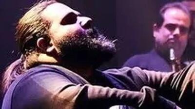  رضا صادقی برای «وطن» خواند