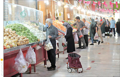  توزیع سیب و پرتقال تنظیم بازار در میادین میوه و تره‌بار تهران آغاز شد