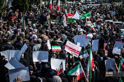  قطعه ۴۲ بهشت زهرا امروز میزبان خانواده شهید بود/ جنایت دشمن آمریکایی صهیونی در به شهادت رساندن پدر و مادر به همراه دو فرزند در منطقه مسکونی + فیلم