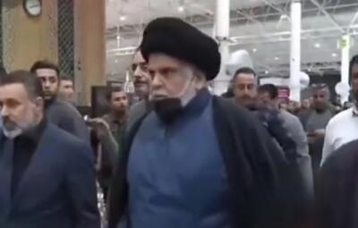  حضور مقتدی صدر در مجلس سوگواری شهادت امام خامنه‌ای در حرم مولا امیرالمومنین حضرت علی علیه السلام