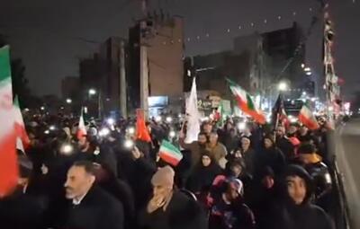  هم اکنون حضور مردم شهید پرور کرج حد فاصل میدان شهدا تا مصلی امام خمینی کرج