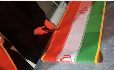  بسیج دانشجویی شهرکرد این‌بار پای کار پرچم + فیلم
