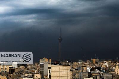  تصویری از آسمان تهران، روز نهم جنگ