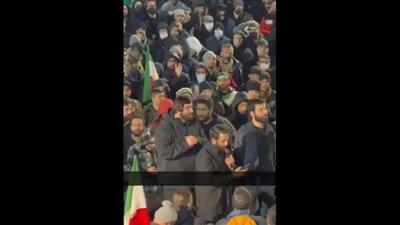  لحظه اعلام نام آیت الله سیدمجتبی خامنه‌ای به عنوان رهبر جدید در میدان انقلاب
