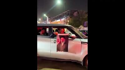  شادی اهالی کربلا پس از انتخاب سومین رهبرانقلاب اسلامی