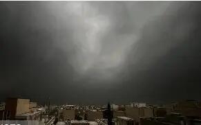  دوده مخازن نفتی از آسمان تهران در حال تخلیه است
