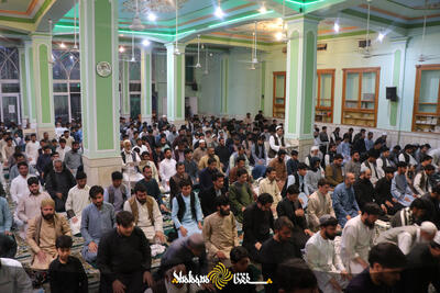  گزارش تصویری: برگزاری مراسم نخستین شب قدر با حضور گسترده شیعیان جنوب افغانستان در مسجد جامع فاطمیه قندهار