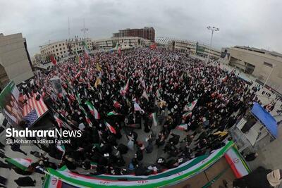  بیعت باشکوه مردم مشهد با سومین رهبر انقلاب اسلامی + فیلم