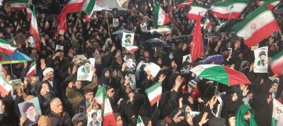  گرگانی‌ها لبیک‌گویان زیرباران با مقام معظم رهبری بیعت کردند