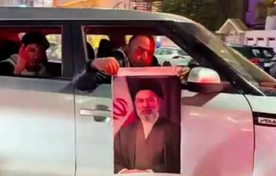  شادی اهالی کربلا پس از انتخاب سومین رهبرانقلاب اسلامی