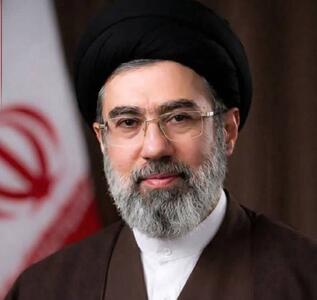  بیعت خانواده شهید رئیسی با آیت‌الله سید مجتبی خامنه‌ای
