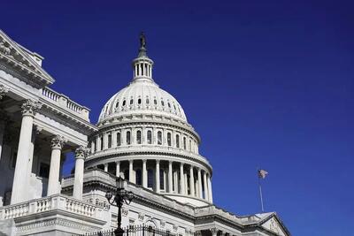  درخواست سناتورهای دموکرات درباره مدرسه میناب