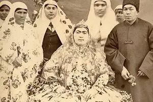  سفر در زمان؛ عکس دسته‌جمعی «زنان ناصرالدین شاه» در یک مراسم جشن