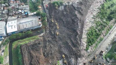 هفت نفر در اثر فروریختن بزرگترین محل دفن زباله اندونزی جان خود را از دست دادند