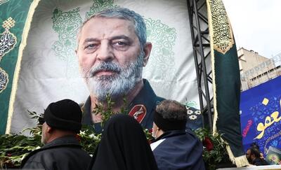  ببینید / ویدیویی از تشییع پیکر فرماندهان شهید در تهران