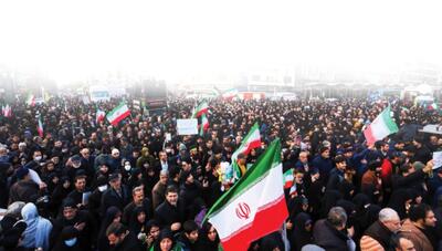  تشییع مدافعان وطن با شعار «ایران می‌ماند»