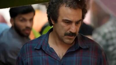  عکس سفر در زمان /؛ «نقی، ارسطو و ارشاد» سریال پایتخت 7 روی دیوار چین / سال 94