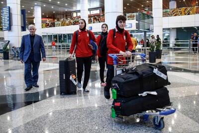  عکسی از زنان فوتبالیست ایران در فرودگاه کوآلالامپور