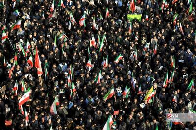  قرائت بیانیه غرورآفرین سپاه در آیین تشییع پیکر فرماندهان شهید همراه با تکبیر و فریاد مرگ بر آمریکای مردم + فیلم