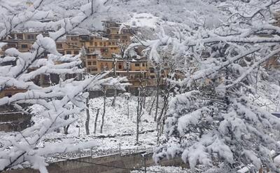  بارش برف در ماسوله/ جاده پونل_خلخال همچنان مسدود است