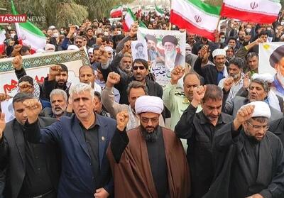  حضور حماسی مردم نیمروز در مراسم بیعت با سومین رهبر انقلاب  فیلم - تسنیم