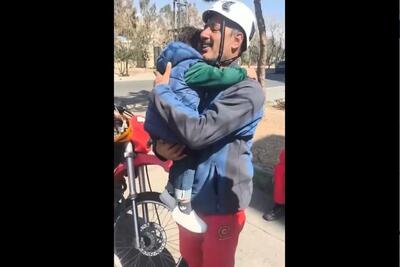  کودک هراسان از صدای انفجار در آغوش امدادگر هلال‌احمر آرام شد