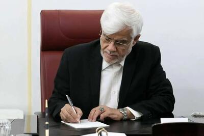  حضور شبانه معاون اول پزشکیان در ایستگاه آتش نشانی تهران+ عکس