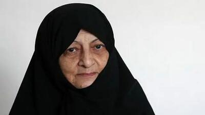  فارس: همسر رهبر شهید انقلاب در قید حیات هستند