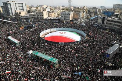  شکوه حضور مردم ایران در تشییع پیکر فرماندهان شهید در تهران