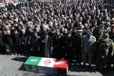  بدرقه مدافع ناوجماران در گلستان / پیکر شهید فرزین کمالی در گرگان تشییع شد