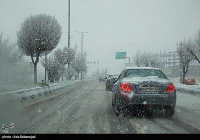  بارش برف و باران در محورهای 13 استان/ تردد در جاده‌های شمالی روان است - تسنیم