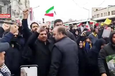  حضور محافظین مخبر در راهپیمایی امروز جلب‌توجه کرد