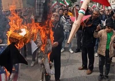  عروسک عجیب ترامپ در این شهر به دار آویخته شد