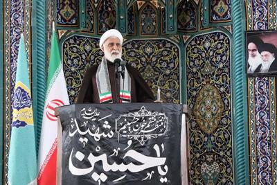  امام جمعه کیش: ملت ایران تسلیم نخواهد شد