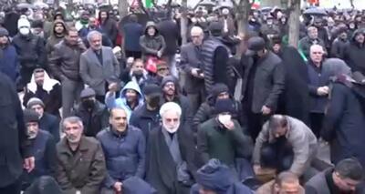  رئیس قوه قضاییه در میان مردم نماز خواند+فیلم