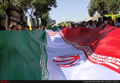  برگزاری مراسم روز جهانی قدس در چهاردهمین روز تحمیل جنگ به ایران/ تکبیر مردم همزمان با انفجارها در حوالی مسیر راهپیمایی+ فیلم و عکس