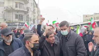  شعارهای محمد مخبر پس از حمله اسرائیل به نزدیکی محل راهپیمایی + ویدئو