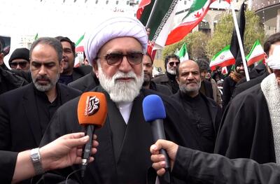  تولیت آستان قدس رضوی: حضور مردم در صحنه، نشانه زنده‌بودن جریان مبارزه با استکبار است