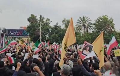  فریاد مرگ بر اسرائیل از جمعیت انبوه مردم بندرعباس بلند شد