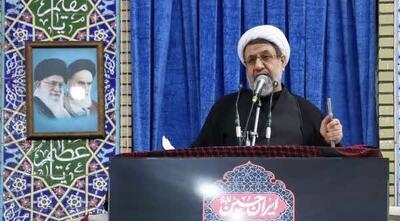  امام‌جمعه کرمان: آمریکا بداند که ملت ایران شجاع است