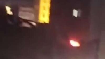  فیلمی که در فضای مجازی منتشر شده، حمله هوایی اسرائیل به آپارتمانی در منطقه نبعه در برج حمود، در حومه شمالی بیروت را نشان می‌دهد