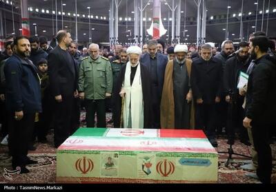  آیت‌الله دری نجف آبادی برپیکرمطهر فرمانده شهید سپاه نماز اقامه کرد عکس - تسنیم