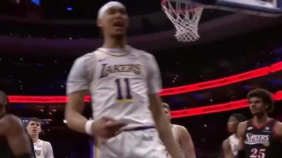  10 حرکت برتر بسکتبال NBA در شب گذشته + ویدئو