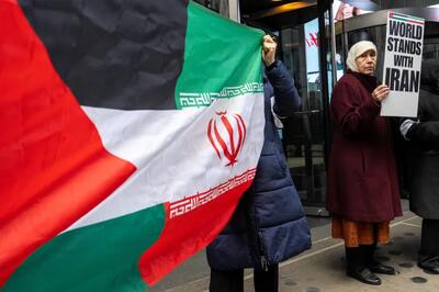  عکس: تظاهرات در میدان تایمز نیویورک در اعتراض به جنگ آمریکا و اسرائیل علیه ایران