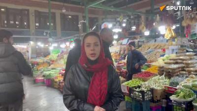  خبرنگار اسپوتنیک از بازارچه تجریش: عرضه اقلام و مواد خوراکی بطور مداوم انجام می‌شود